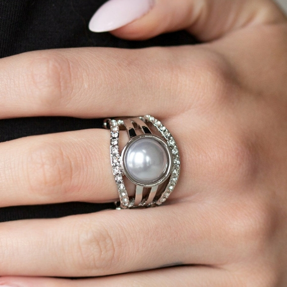 Paparazzi Ring - A Big Break Silver - Picture 2 of 3